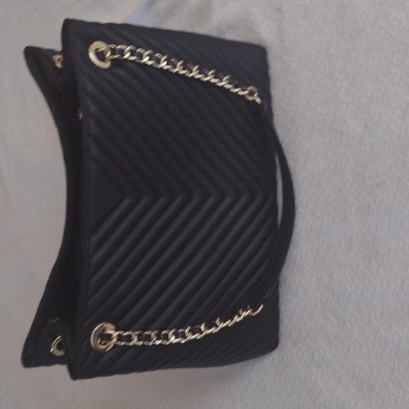 Victoria's Secret quilted Chevron bag - Picture 2 of 5